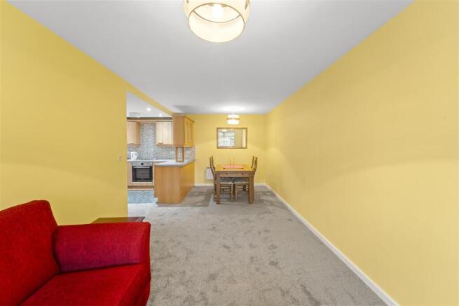 Open Plan Living/Dining Kitchen