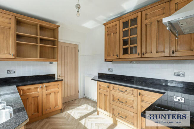 4 bed Detached for sale Image 9