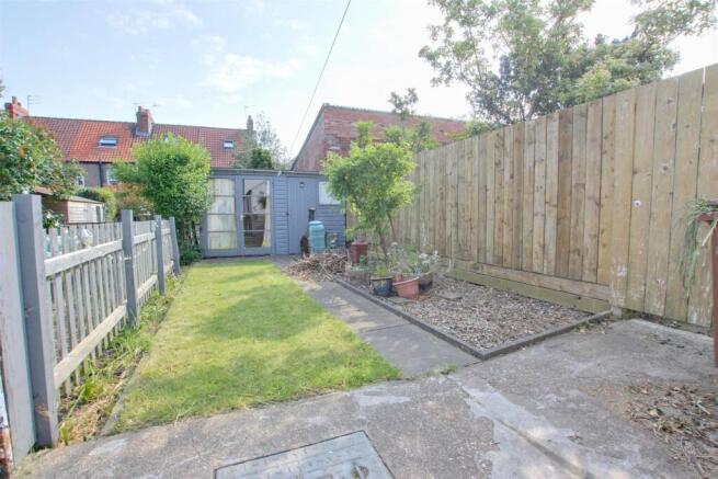 2 bed House to rent Image 6