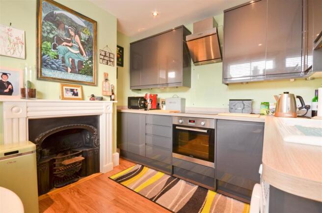 Kitchen - Newport - Isle of Wight Estate Agents.JP