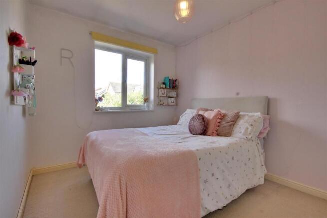 4 bed Detached for sale Image 12