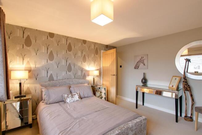 9_Elm Cres_bedroom 2.jpg