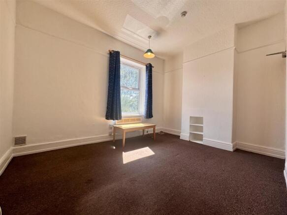 1 bed Apartment to rent Image 4
