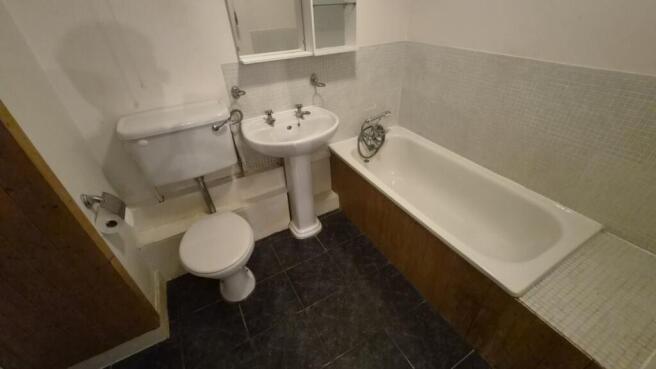 1 bed Apartment to rent Image 4