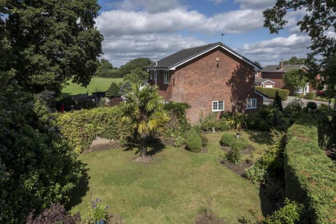 8 Bosley Close-030.JPG