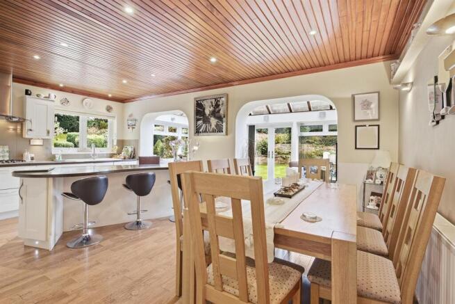 287 Cowcliffe Hill Road, Cowcliffe internal 06 (9)
