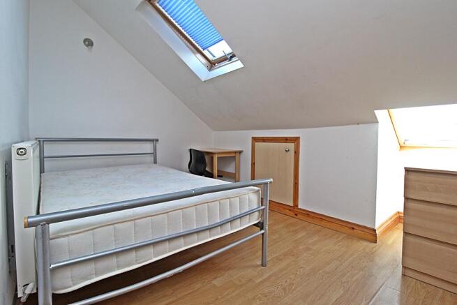 Bedroom 2 (2)