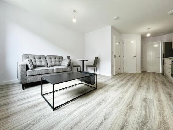 1 bed Apartment to rent Image 2