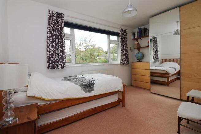 Bed 4.JPG