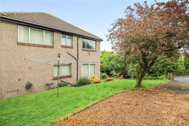 5 bed Detached for sale Image 9