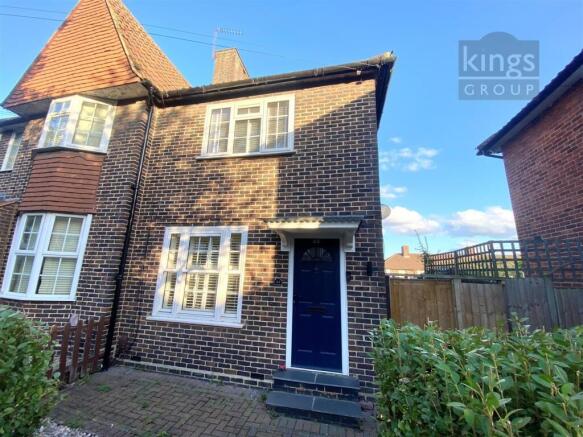 2-bed house on Manor Farm Drive, London, £450,000