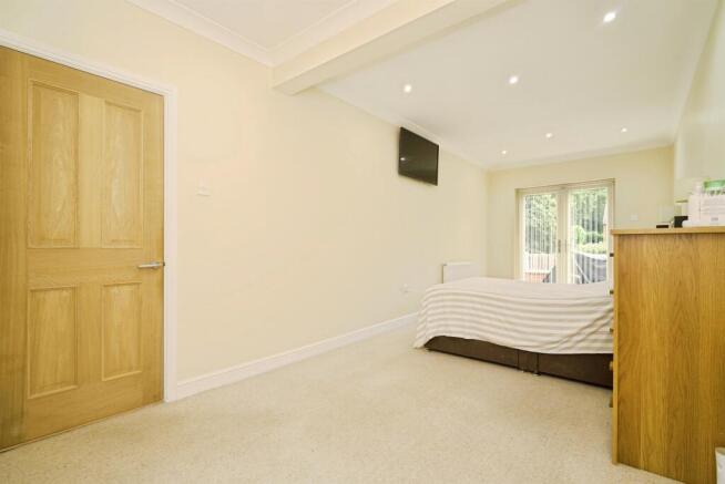 3 bed Detached Bungalow for sale Image 7