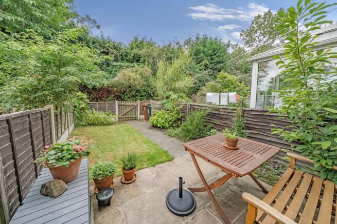 2 bed Terraced to rent Image 7