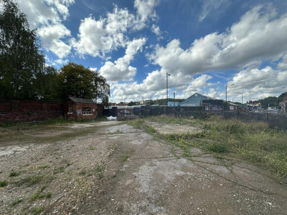 Land to rent Image 3