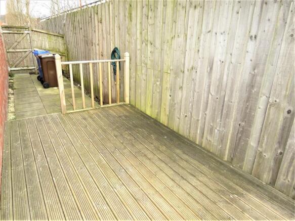 Side decked area