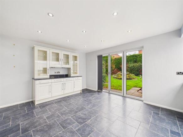 3 bed Detached for sale Image 5