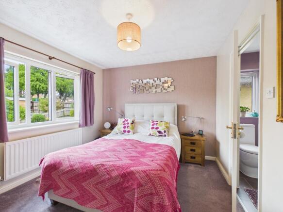 4 bed Detached for sale Image 6