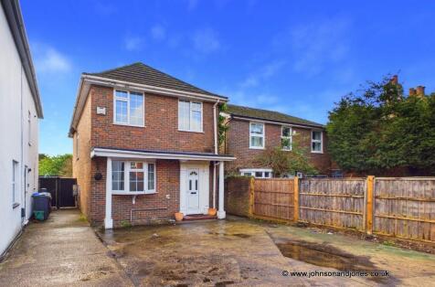Bridge Road, Chertsey, Surrey, KT16