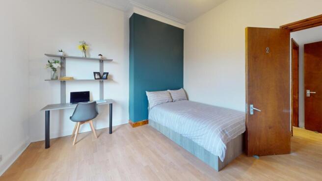 5 bed House to rent Image 10
