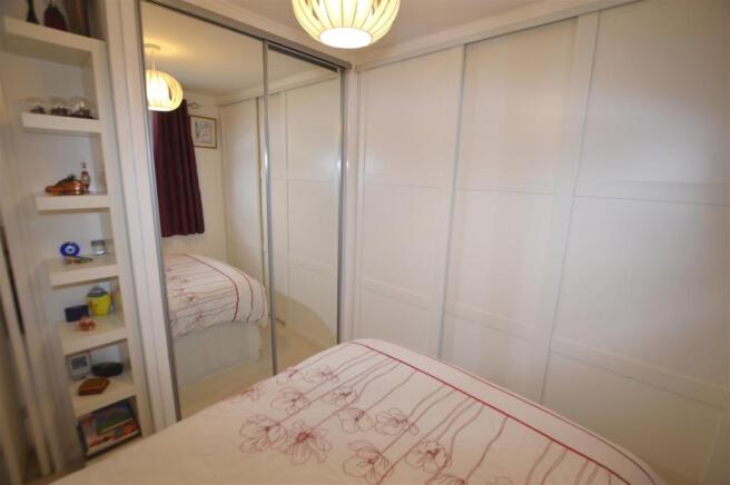 BEDROOM: ALTERNATIVE VIEW: