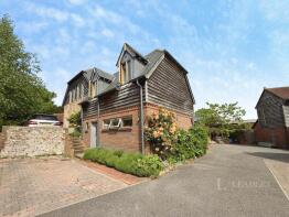 1, Walkers Rest, Star Lane, Polegate BN26 5TE