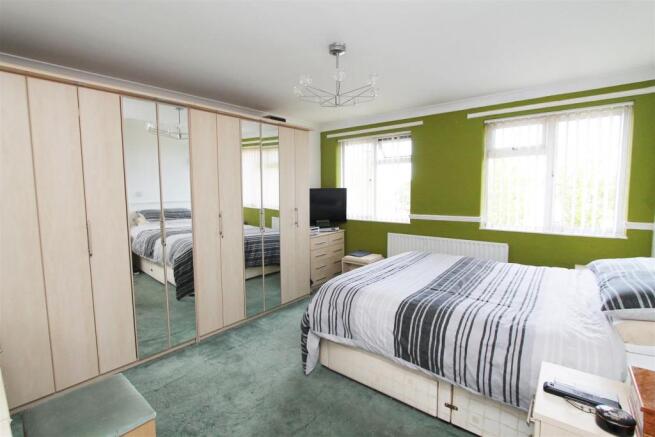 Master Bedroom.JPG