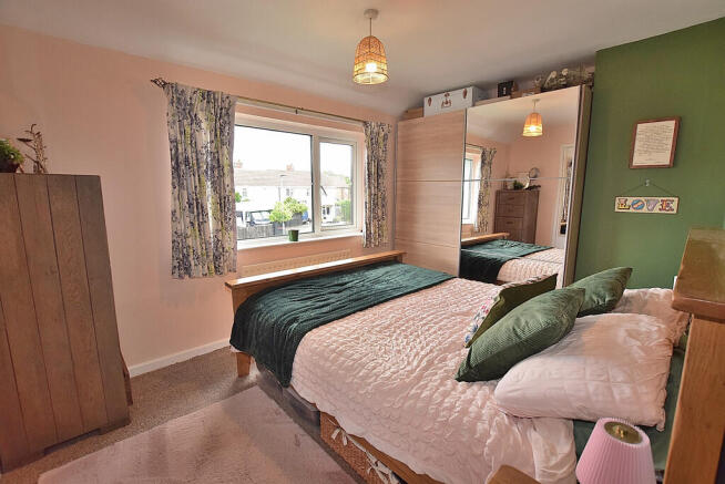 3 bed Terraced for sale Image 11