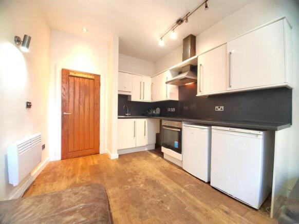 2 bed Apartment for sale Image 4