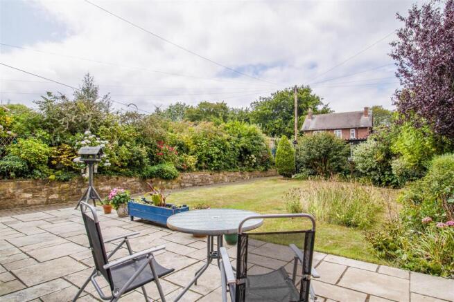 4 bed Semi-Detached for sale in wakefield