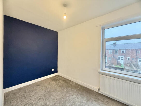 2 bed Terraced to rent Image 7