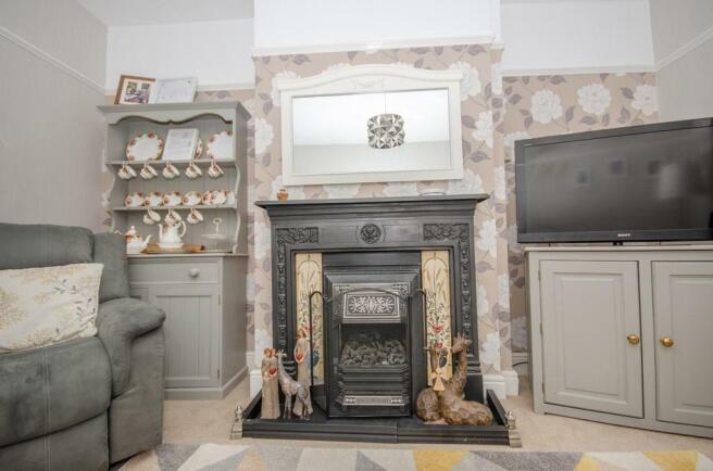 Sitting room fireplace.jpg