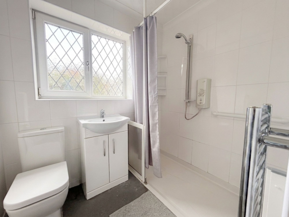 2 bed Semi-Detached Bungalow for sale Image 6