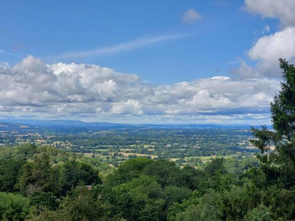 Spectacular view to Hay Bluff