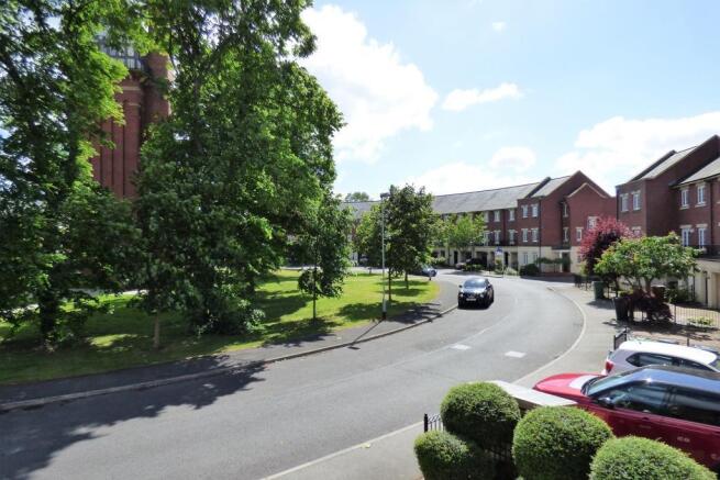 3 bed Terraced for sale Image 10