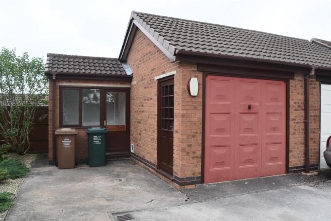Garage & Store