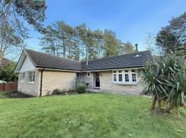 7, Egmont Close, Ringwood BH24 2DJ