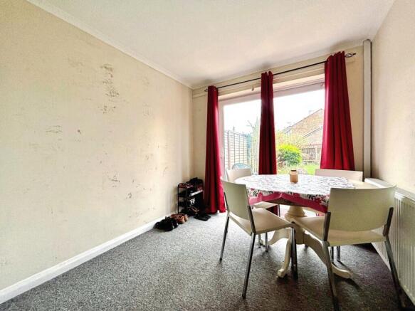 Distel Close, Cheltenham, Gloucestershire photo 4