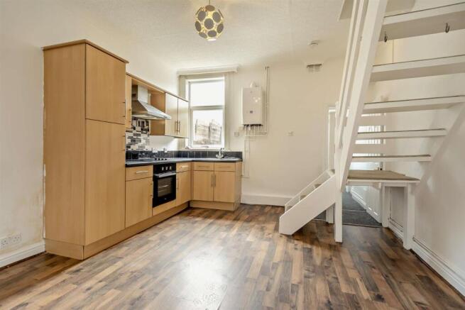 2 bed House for sale Image 4