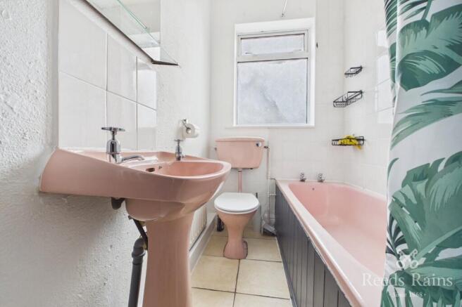 2 bed Terraced to rent Image 10