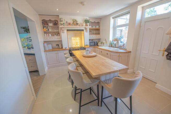 3 bed Town House to rent Image 6