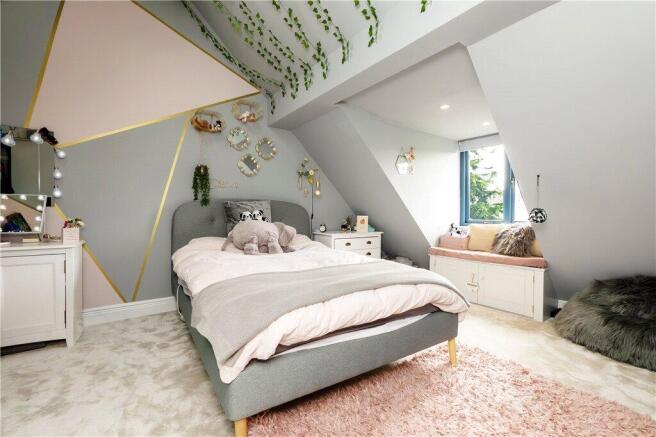 4 bed Detached for sale Image 9