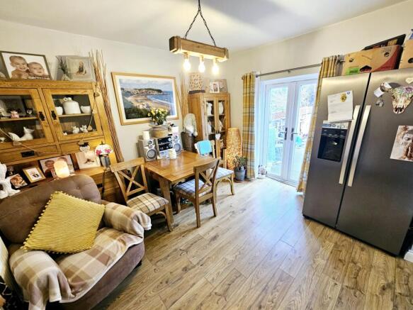 3 bed Semi-Detached for sale Image 5