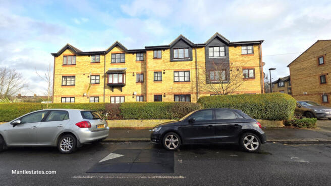 1 bed flat to rent Milestone Close, Edmonton N9