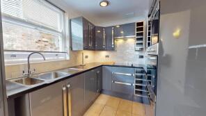 Flat 6, 100 Royal Crescent Mansions, Marine Parade, Brighton BN2 1AX