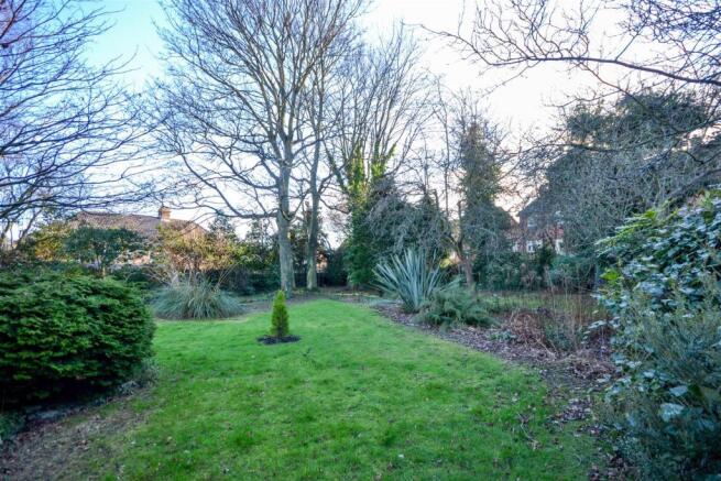 5.Albyn Gardens28.jp