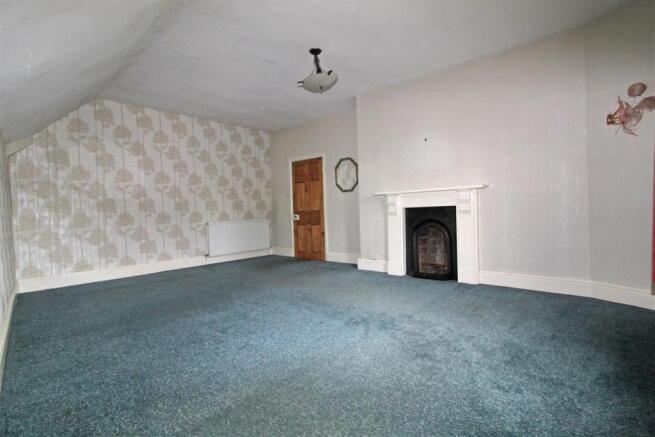 Master Bedroom..jpg