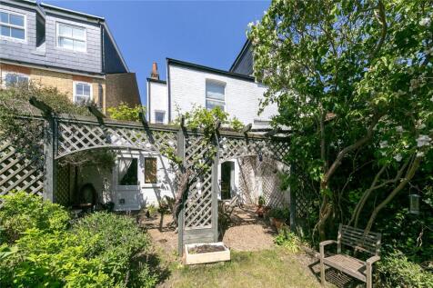 St. Winifreds Road, Teddington, TW11
