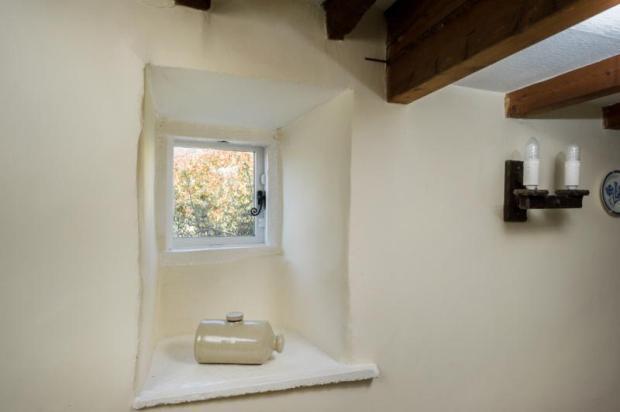 Feature Window