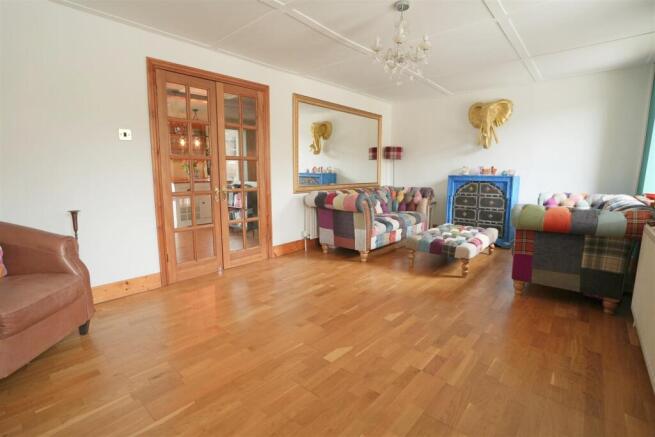 3 bed House for sale Image 10