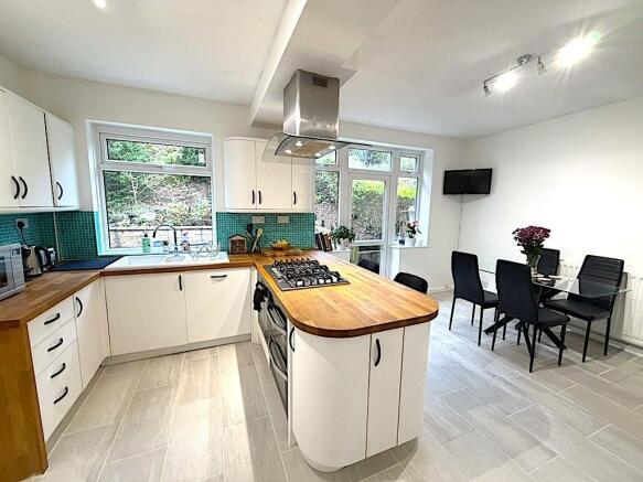 Kitchen diner 3.jpg